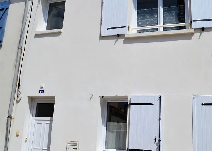 A Quelques Pas Du Centre Ville Et De La Plage