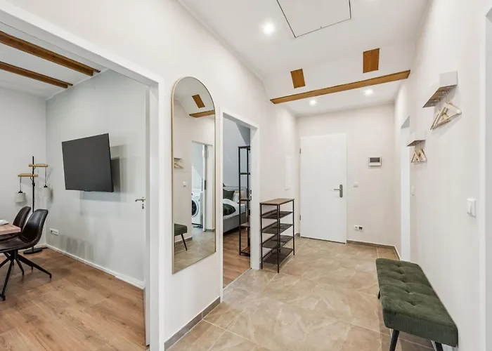 Ludwigsfelde Comfort Stay - 3Br Apartment