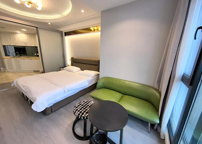 Qingsu Shanghai Family Inn
