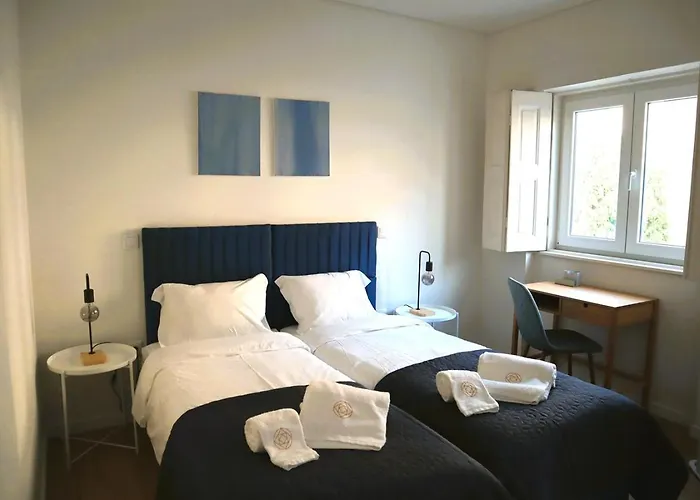 2 Bedroom Apartment Metro 2 Min Porto 15 Min Parking