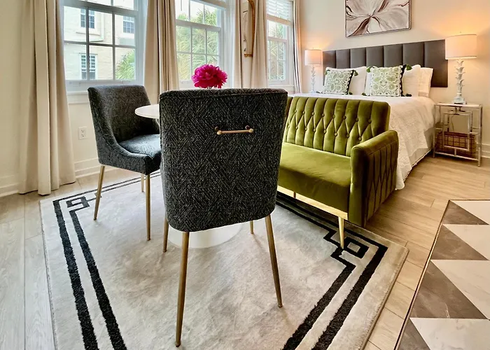 The Green Room - Poolview, Parking Spot, 24X7 Reception Desk At 1920S Historic Residence On Palm Beach Island