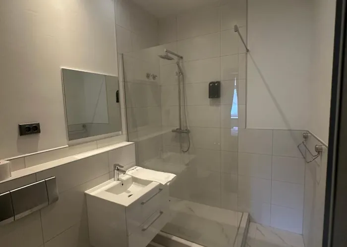 Kurvilla Hotel & Apartments 2