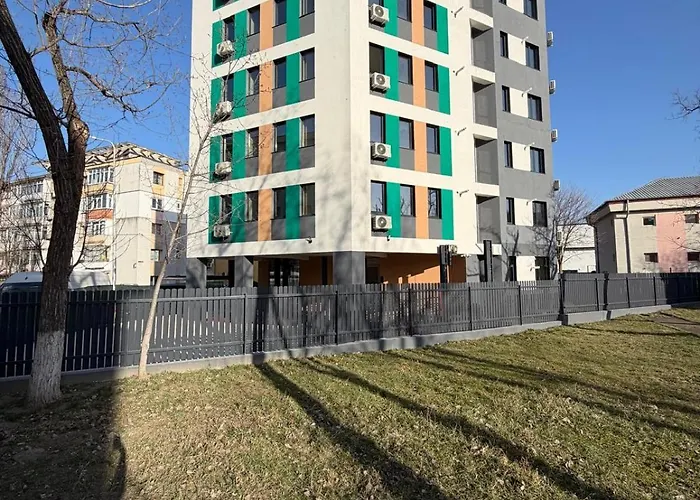 Green Story Aparthotel Near Palas Center And Old Town - Parking Option