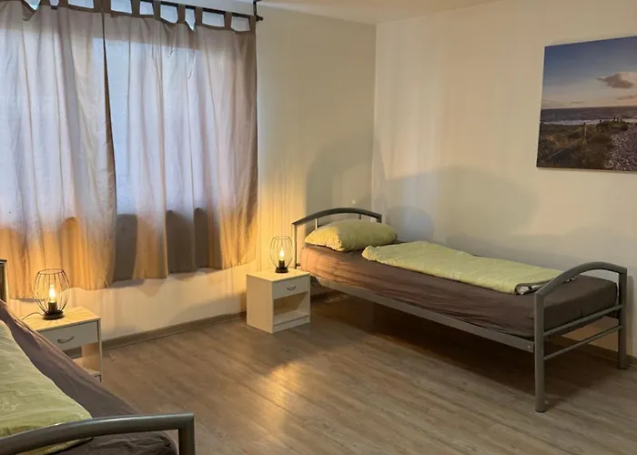 StayHere24 Große Monteur- und Ferienwohnung mit 3 Schlafzimmern