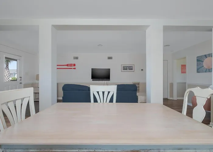 5212B - John And June'S Place