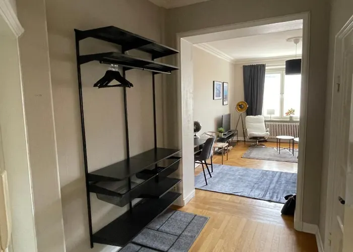 Cozy 1-Bedroom Apartment That Sleeps 4 People