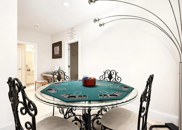 Luxurious 2Br Movie Theater Game Room Full Kitchen Gym