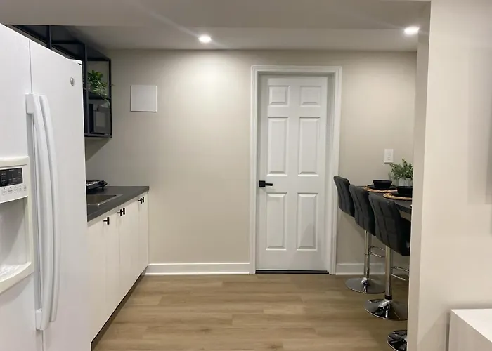 Luxury Basement Suite With Private Entrance