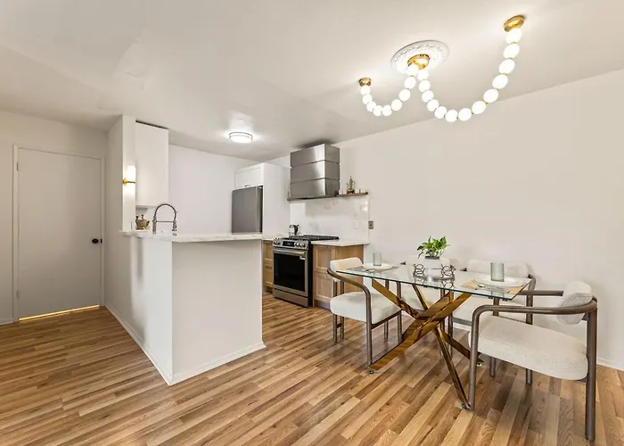 Elegant Hampton Flat In Glendale, Ca