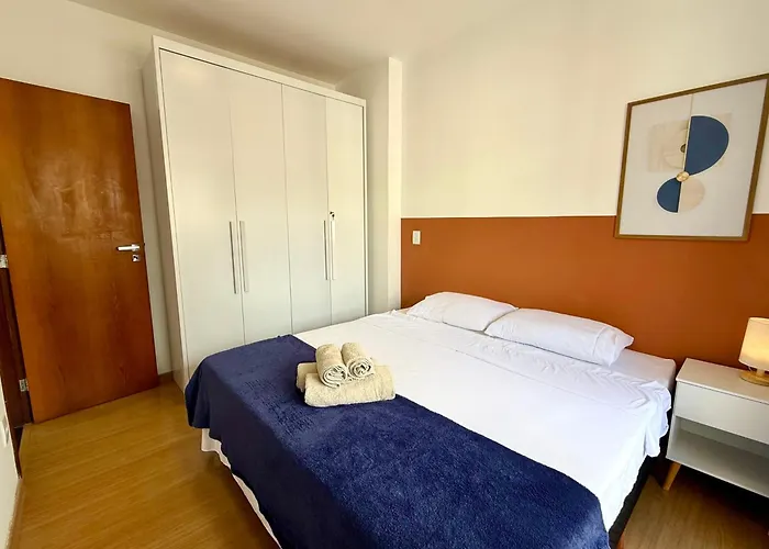 Apartamento central com 3 Smart TVs e 3 ventiladores - UFV a 1 km