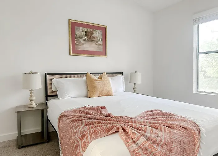 Sleepover Modern 1BD 1BA Austin TX Apartments