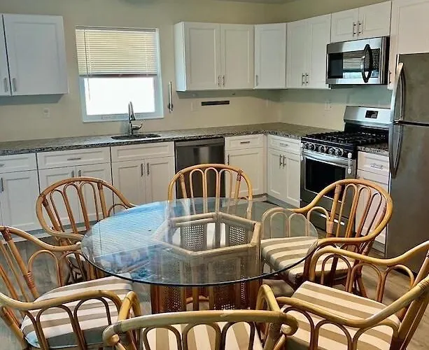 Luxury 2 Floor Beach View Condo Bright & Breezy Rental By Beach 4 Bedroom Beach Badges And Parking