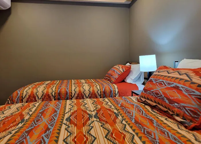 Cold Brook Lodge - 2 And 3 Bedroom Luxury Apartments