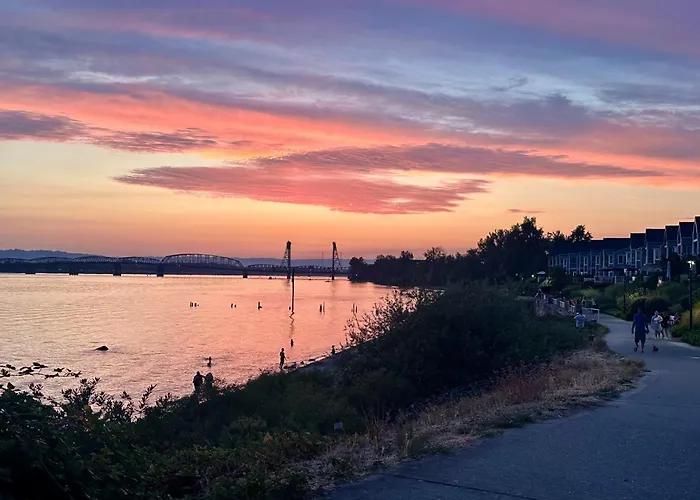 River Views 3Bd 2Ba Luxury Condo Along Columbia Waterfront Renaissance Trail