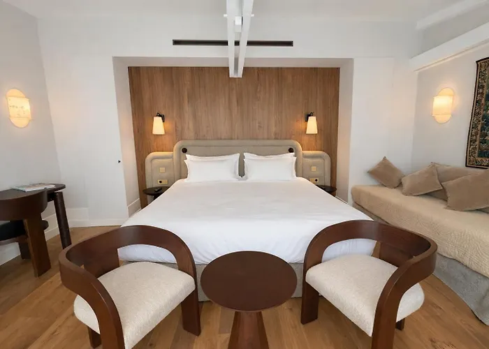 Neuilly Park Hotel