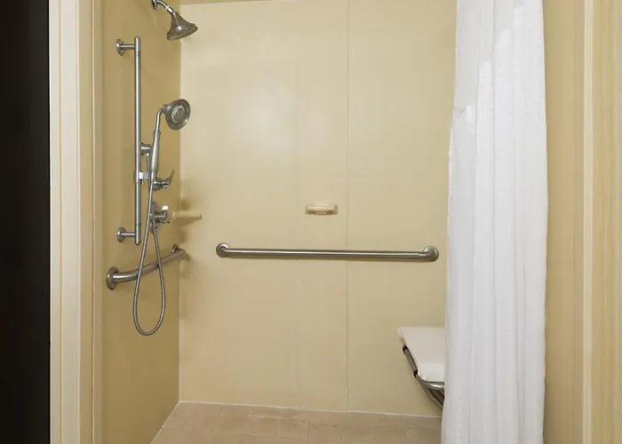 Holiday Inn Express Hotel & Suites Kendall East-Miami By Ihg
