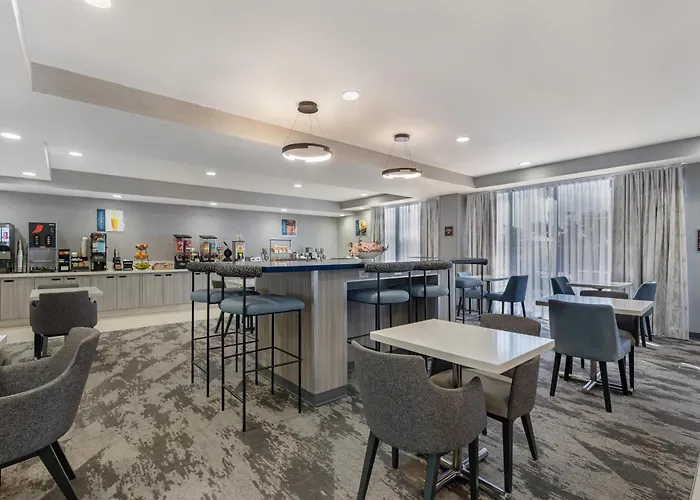 Best Western Plus Fresno Airport Hotel