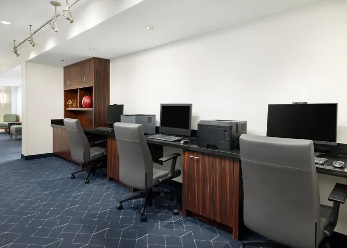 Courtyard By Marriott Montvale
