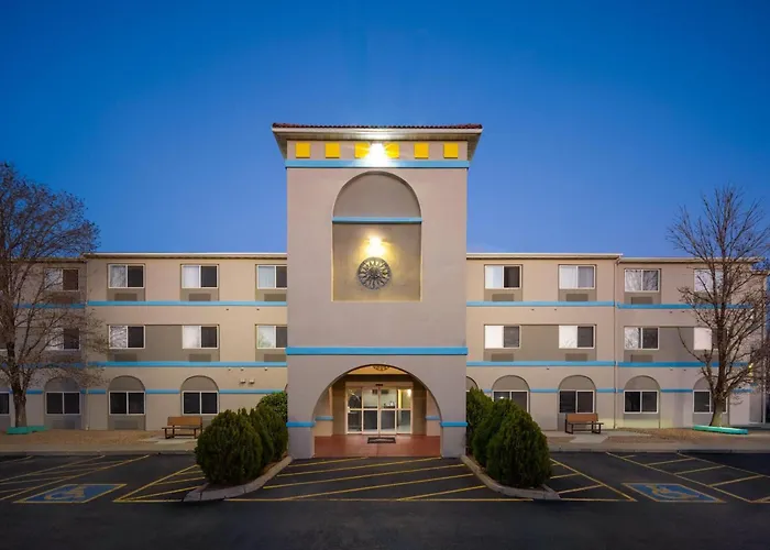 Days Inn & Suites By Wyndham Airport Albuquerque