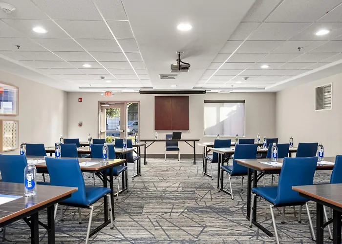 Holiday Inn Express Hotel & Suites Lincoln-Roseville Area By Ihg