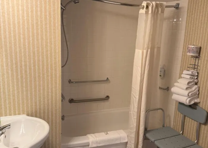 Days Inn By Wyndham Bridgewater Conference Center