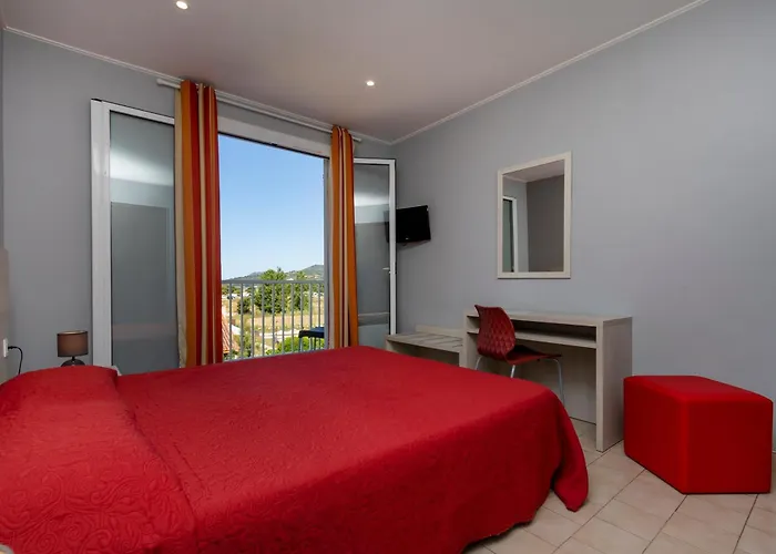 Hotel Arcu Di Sole