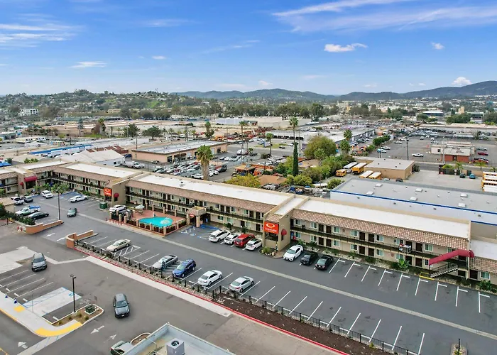 Econo Lodge Inn & Suites Escondido Downtown