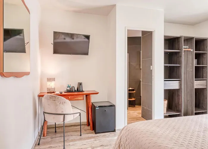 Anglade Hotel