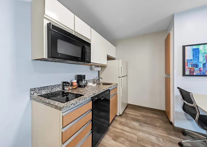 Mainstay Suites Cincinnati Blue Ash