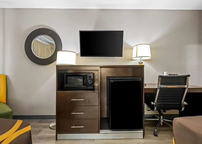 Super 8 By Wyndham Homewood Birmingham Area