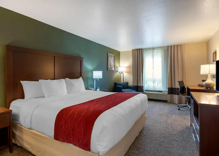 Comfort Inn & Suites Salem Northeast