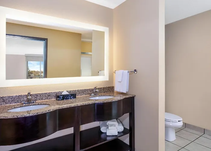 Holiday Inn Quincy By Ihg