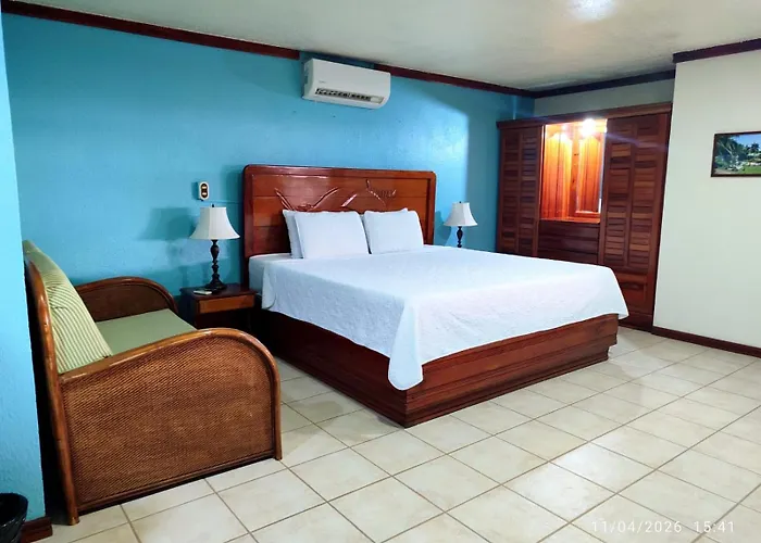 Fish Hook Marina Hotel