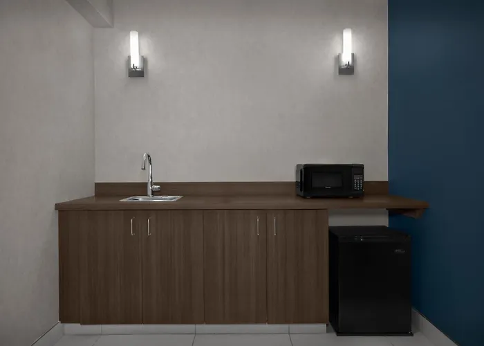 Holiday Inn Express Fargo - West Acres By Ihg