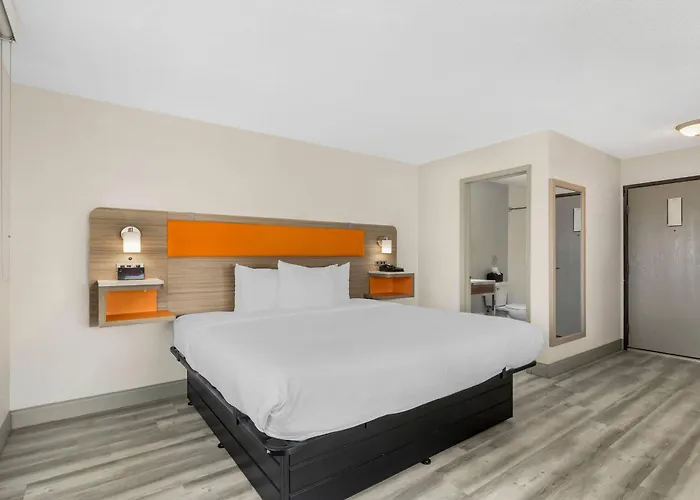 Quality Inn & Suites Ottumwa North