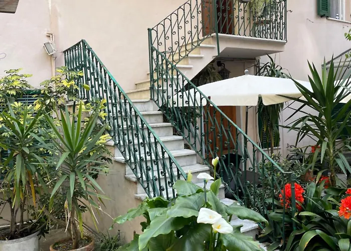 Il Giardino Degli Oleandri
