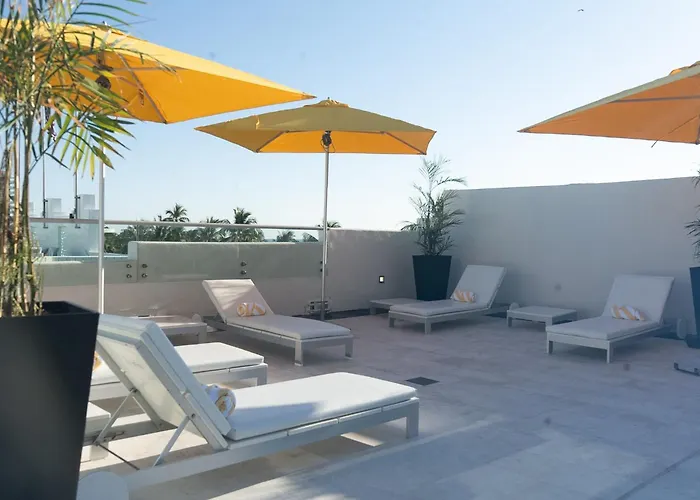 Leslie Hotel Ocean Drive