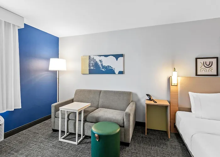Spark By Hilton Shawnee