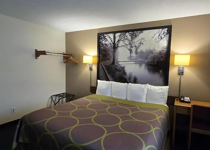Super 8 By Wyndham Rogers Minnesota