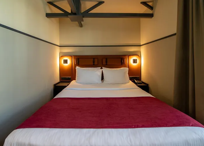 Nobo - Hotel In Old Tbilisi