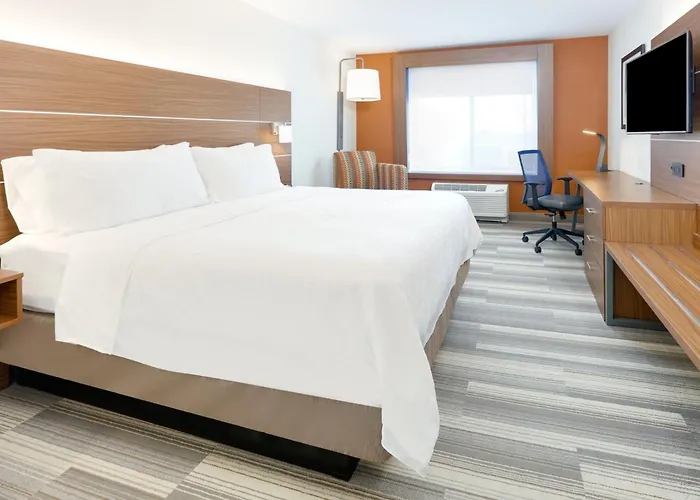 Holiday Inn Express & Suites Mitchell By Ihg