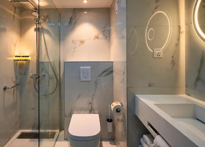 Cavo Maris Beach Hotel & Suites