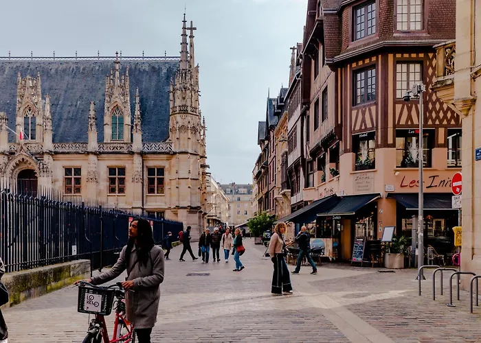 Les Inities