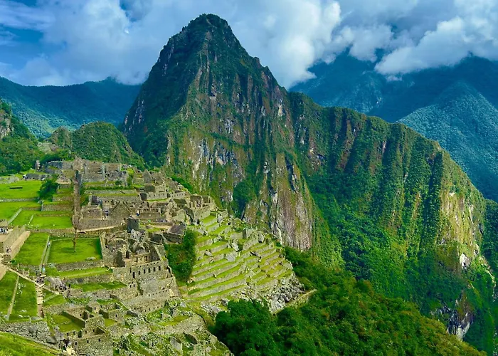 Inti Punku Machupicchu Hotel & Suites