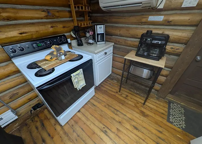 Yellowstone Motel - Adults Only - All Rooms Have Kitchens