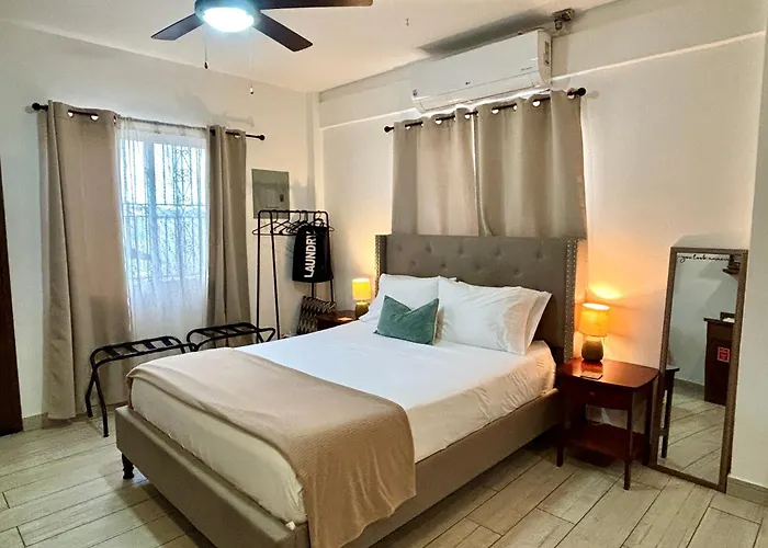 Stylish Apartments - Free Bikes, Nice Area & Cozy Patio, 10 Minutes To Airport