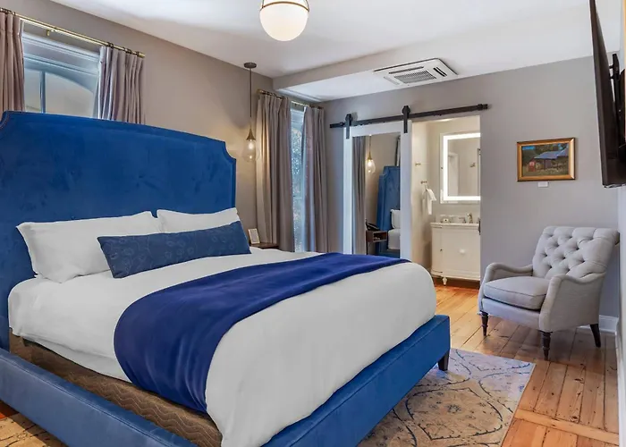 The Colonial Inn, An Ascend Collection Hotel