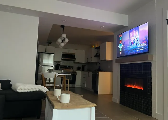 Cedar&Sage Luxury Modern Suite with Full Kitchen