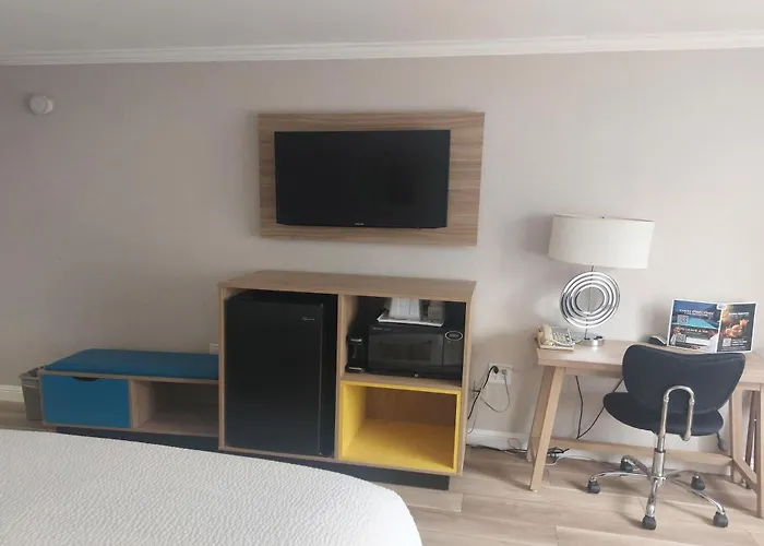 Days Inn & Suites By Wyndham Mountain View
