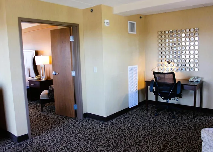 Doubletree By Hilton Bay City - Riverfront